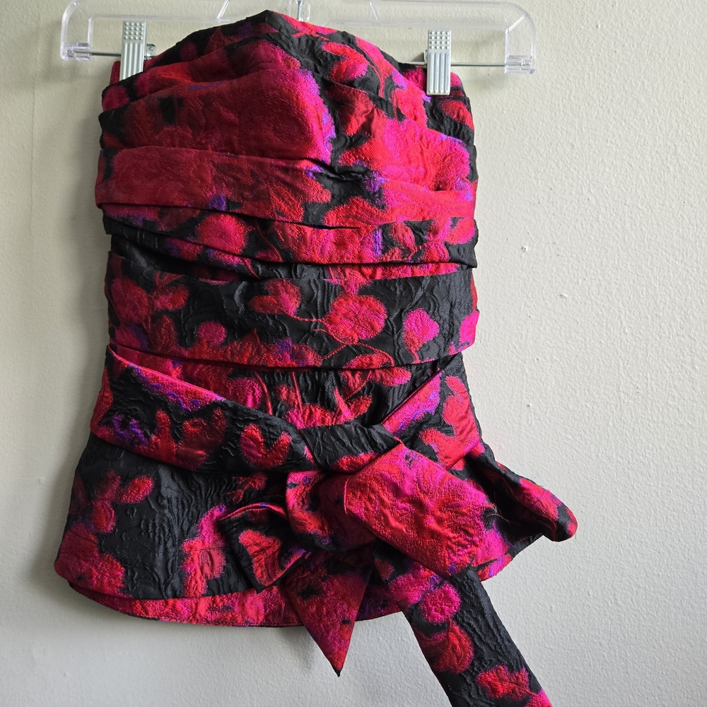 Stunning EUC WHBM Red and Black Floral Crop Top